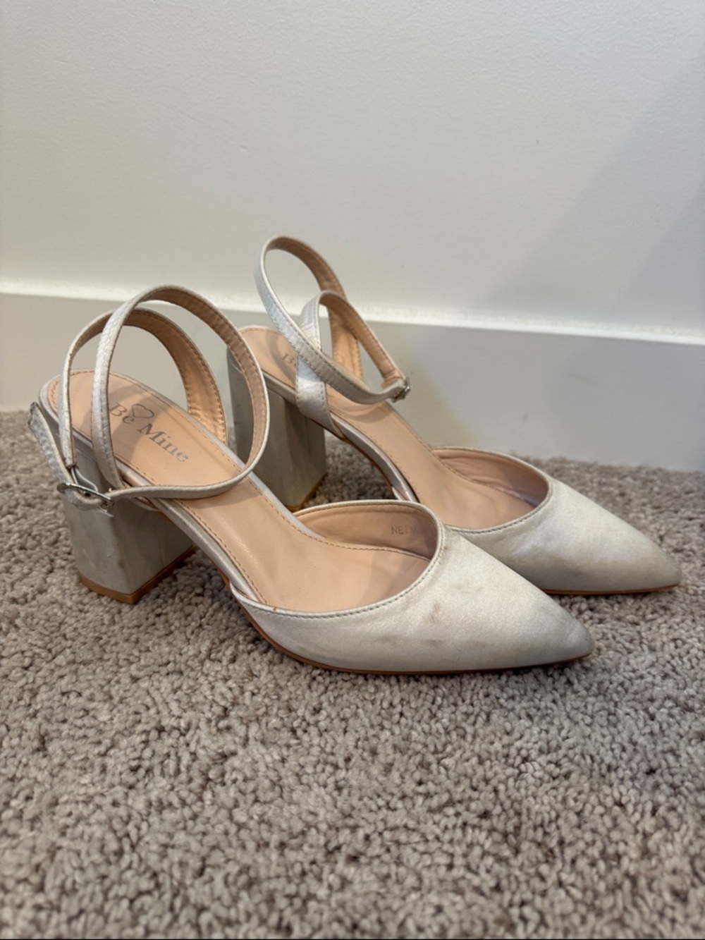 Women's White Block Heel Pointed Toe Slingback Pumps
